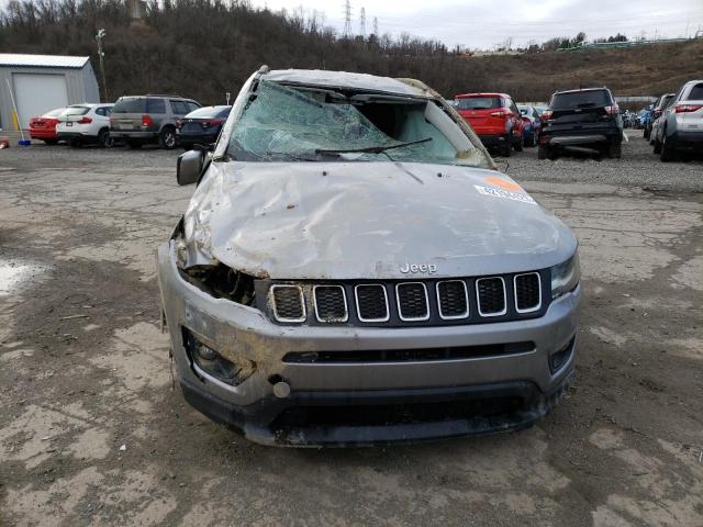 3C4NJDBB0JT331738 - 2018 JEEP COMPASS LATITUDE SILVER photo 5