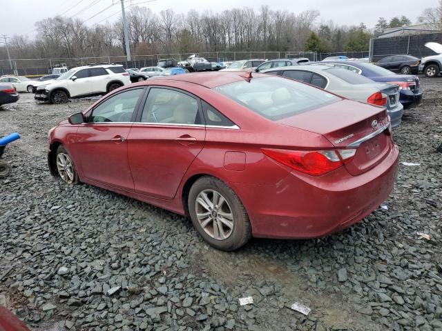 5NPEB4AC4CH411490 - 2012 HYUNDAI SONATA GLS RED photo 2