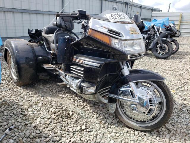 1HFSC2238YA203121 - 2000 HONDA GL1500 SE12 BLACK photo 1