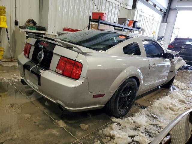 1ZVFT82H865184051 - 2006 FORD MUSTANG GT SILVER photo 3