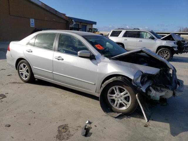 JHMCM56327C023772 - 2007 HONDA ACCORD SE SILVER photo 4