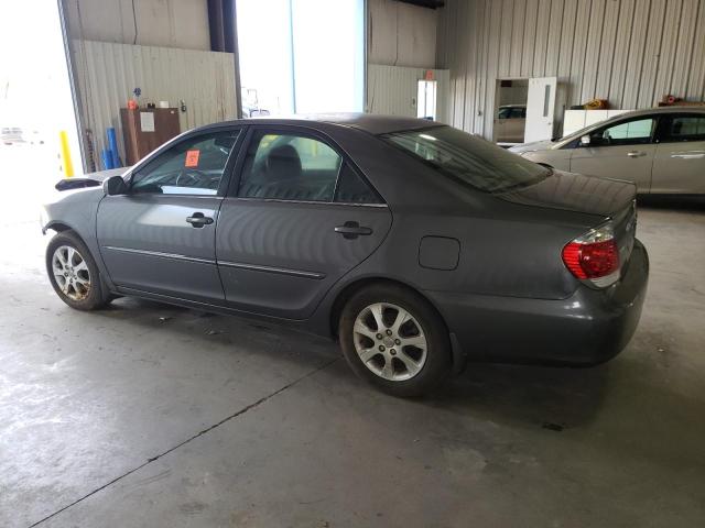 JTDBF32K050162399 - 2005 TOYOTA CAMRY LE GRAY photo 2