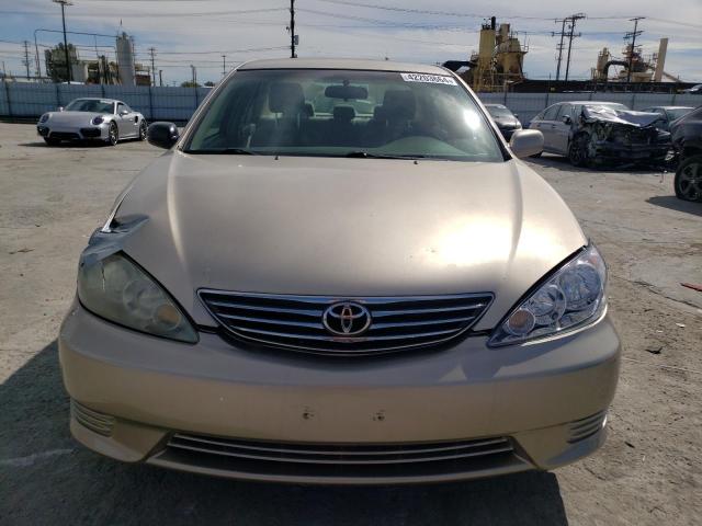 4T1BE32K25U593821 - 2005 TOYOTA CAMRY LE TAN photo 5