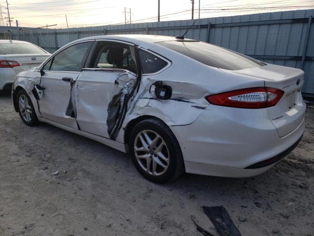 3FA6P0HR8DR247206 - 2013 FORD FUSION SE WHITE photo 2