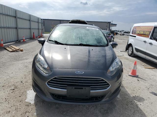 3FADP4EJ2JM131988 - 2018 FORD FIESTA SE CHARCOAL photo 5