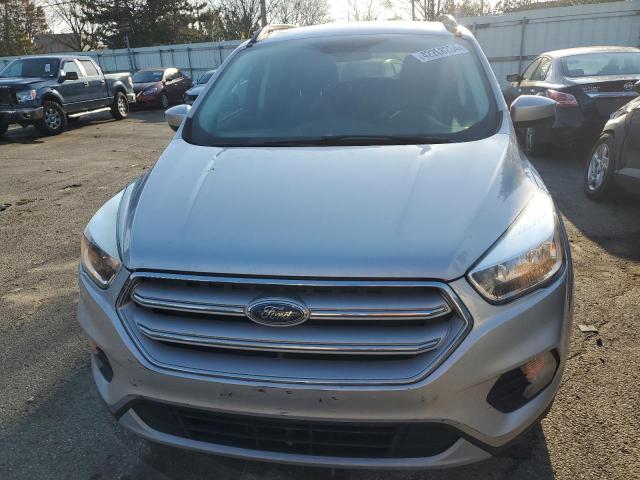 1FMCU0GD9JUA43154 - 2018 FORD ESCAPE SE SILVER photo 5