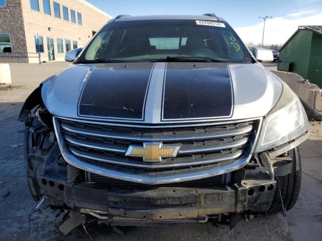 1GNKVHKD2GJ234516 - 2016 CHEVROLET TRAVERSE LT SILVER photo 5