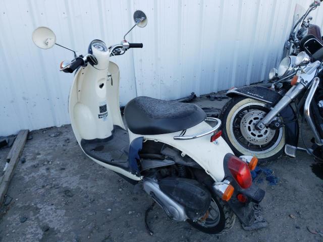 JH2AF60025K300986 - 2005 HONDA CHF50 WHITE photo 3