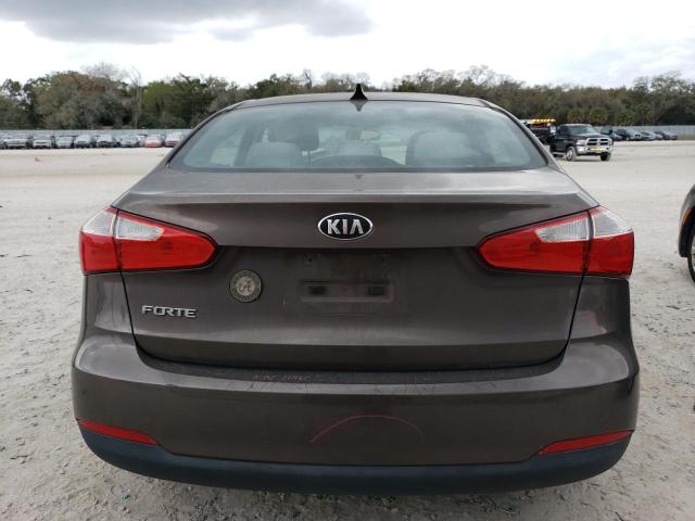 KNAFX4A6XF5260138 - 2015 KIA FORTE LX BROWN photo 6