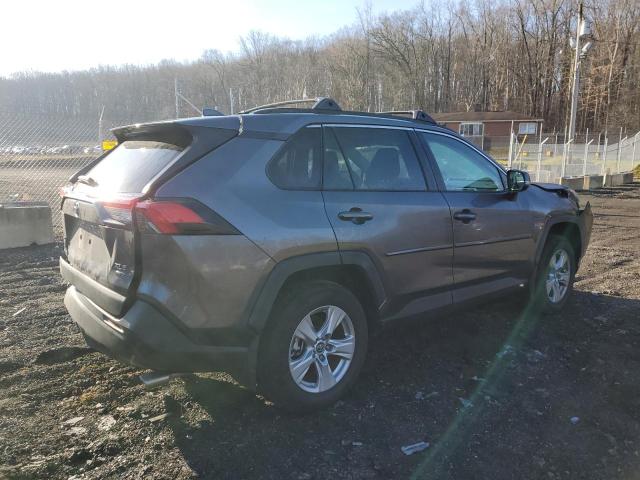 2T3P1RFV3KC059028 - 2019 TOYOTA RAV4 XLE GRAY photo 3