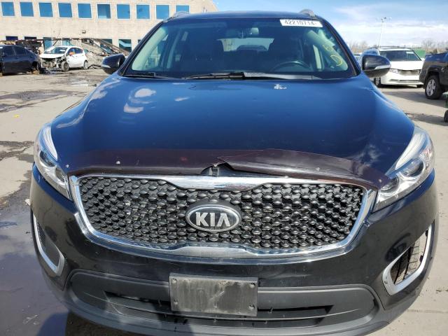 5XYPGDA54JG365644 - 2018 KIA SORENTO LX BLACK photo 5