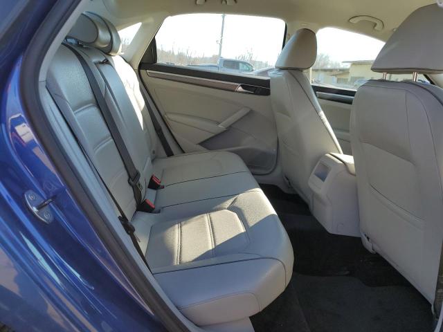1VWDT7A36HC069258 - 2017 VOLKSWAGEN PASSAT R-LINE Blau Foto 10