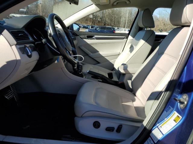 1VWDT7A36HC069258 - 2017 VOLKSWAGEN PASSAT R-LINE Blau Foto 7