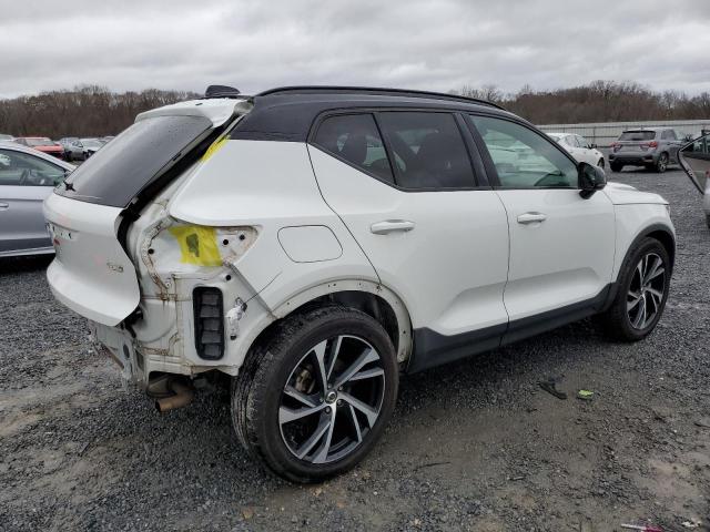 YV4AC2HM2L2323955 - 2020 VOLVO XC40 T4 R-DESIGN WHITE photo 3