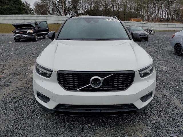 YV4AC2HM2L2323955 - 2020 VOLVO XC40 T4 R-DESIGN WHITE photo 5