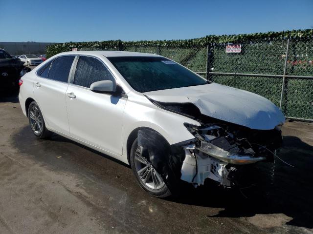 4T1BF1FK9GU263902 - 2016 TOYOTA CAMRY LE WHITE photo 4