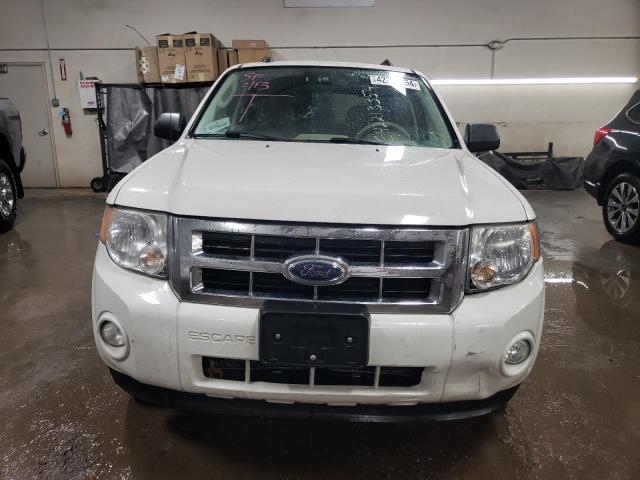 1FMCU93G99KC03402 - 2009 FORD ESCAPE XLT WHITE photo 5