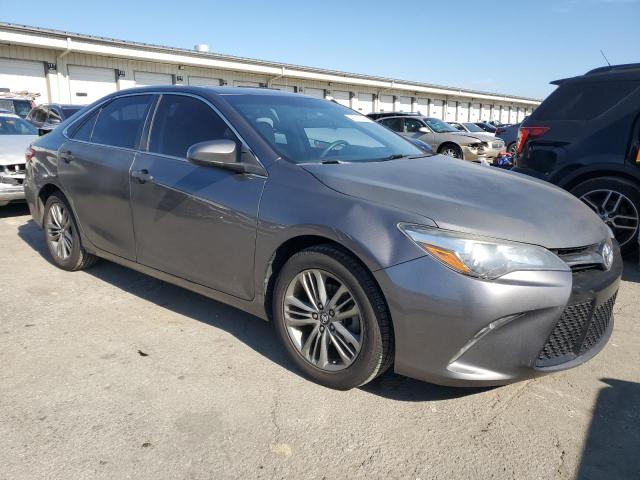 4T1BF1FK7HU771402 - 2017 TOYOTA CAMRY LE GRAY photo 4