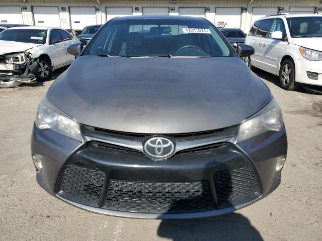 4T1BF1FK7HU771402 - 2017 TOYOTA CAMRY LE GRAY photo 5