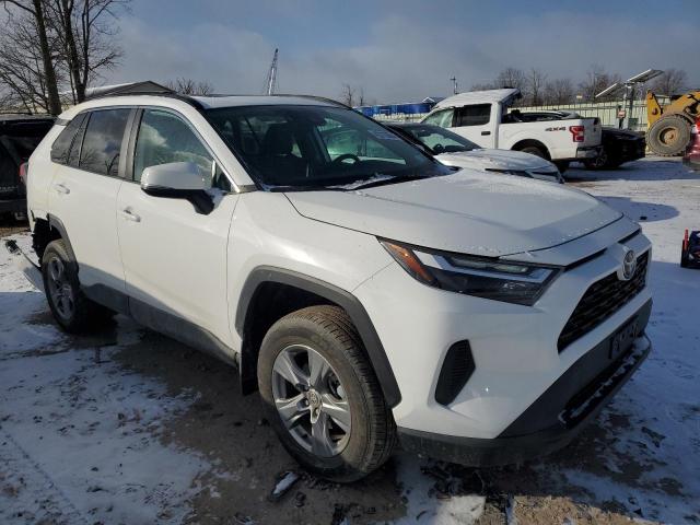 2T3P1RFV7RC397378 - 2024 TOYOTA RAV4 XLE WHITE photo 4