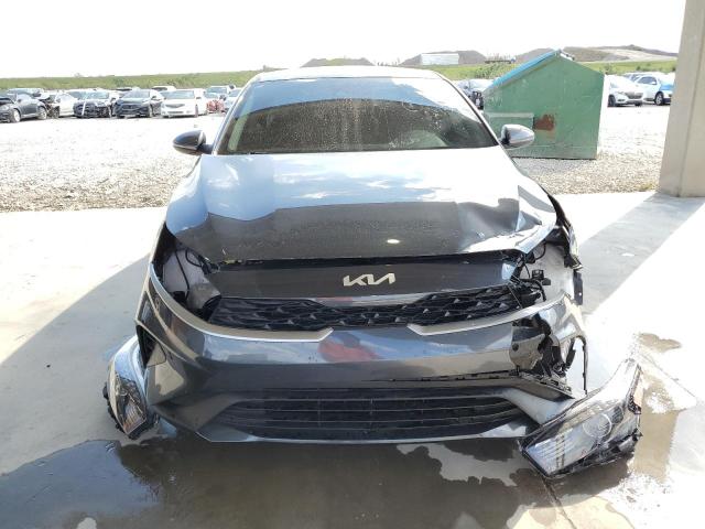 3KPF24AD5PE631471 - 2023 KIA FORTE LX GRAY photo 5