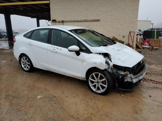 3FADP4BJ3KM138079 - 2019 FORD FIESTA SE WHITE photo 4