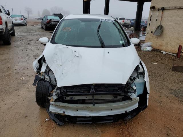 3FADP4BJ3KM138079 - 2019 FORD FIESTA SE WHITE photo 5