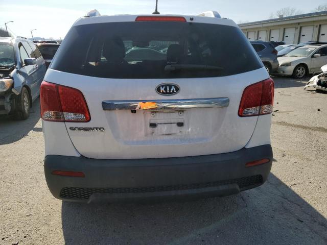 5XYKT3A14BG009502 - 2011 KIA SORENTO BASE WHITE photo 6