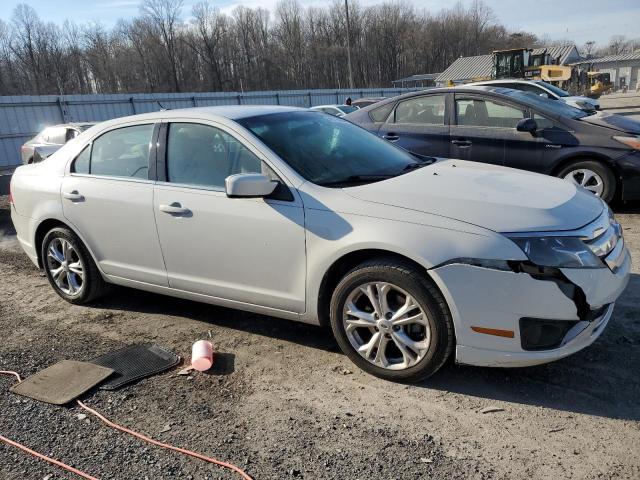 3FAHP0HG6CR203002 - 2012 FORD FUSION SE WHITE photo 4