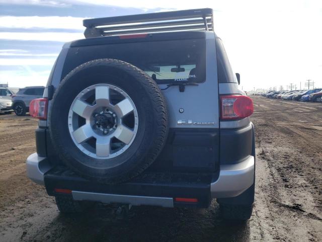 JTEBU4BF2AK076438 - 2010 TOYOTA FJ CRUISER SILVER photo 6