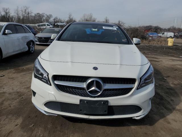 WDDSJ4GB8JN582895 - 2018 MERCEDES-BENZ CLA 250 4MATIC WHITE photo 5