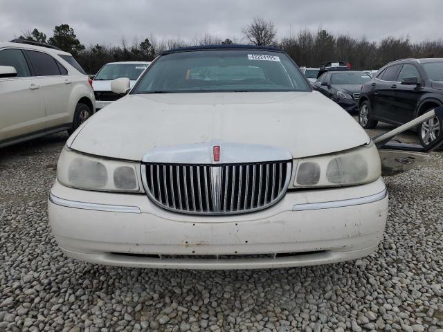 1LNHM81WX1Y661610 - 2001 LINCOLN TOWN CAR EXECUTIVE Weiß Foto 5