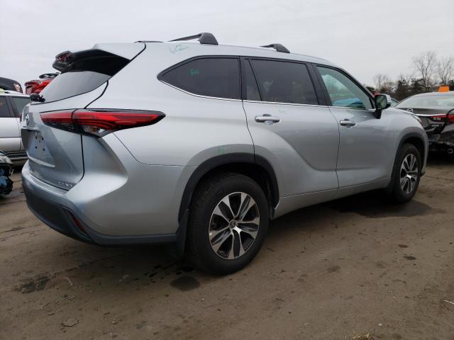 5TDGZRBH3MS543972 - 2021 TOYOTA HIGHLANDER XLE ვერცხლისფერი ფოტო 3