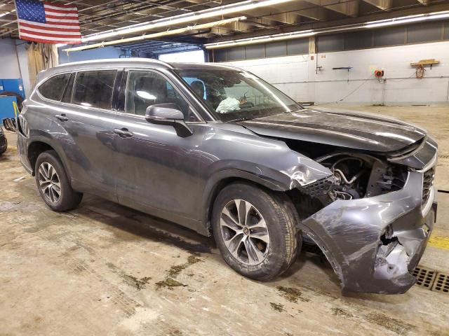 5TDGZRAH7LS505869 - 2020 TOYOTA HIGHLANDER XLE GRAY photo 4