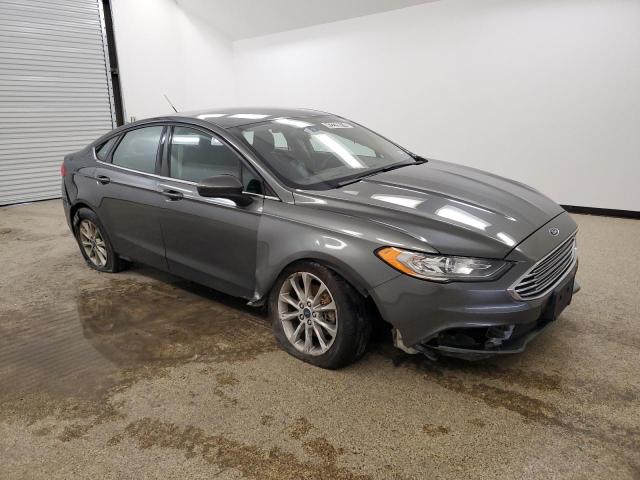 3FA6P0HD2HR313016 - 2017 FORD FUSION SE CHARCOAL photo 4