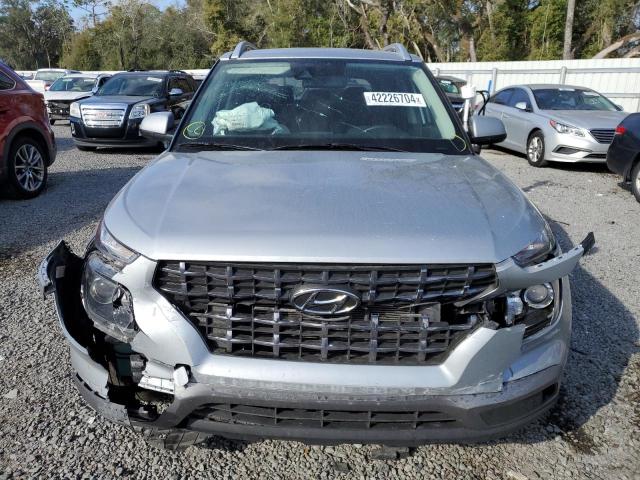 KMHRC8A31MU107543 - 2021 HYUNDAI VENUE SEL SILVER photo 5