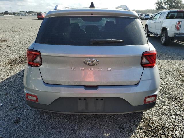 KMHRC8A31MU107543 - 2021 HYUNDAI VENUE SEL SILVER photo 6