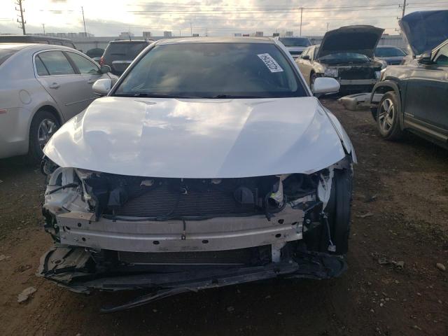 4T1B11HK6JU118173 - 2018 TOYOTA CAMRY L WHITE photo 5