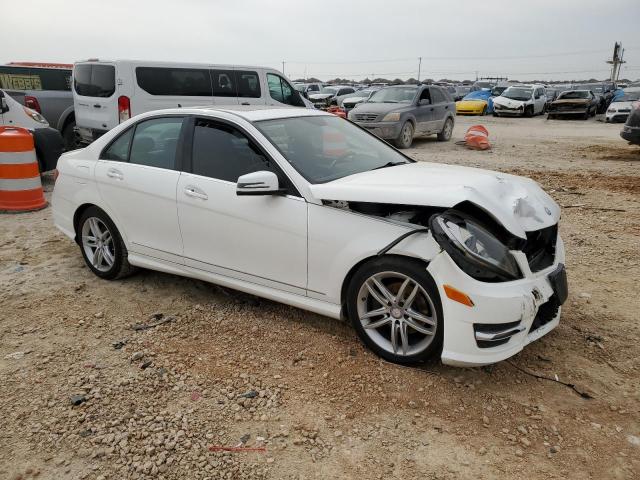 WDDGF4HB1DR273949 - 2013 MERCEDES-BENZ C 250 WHITE photo 4