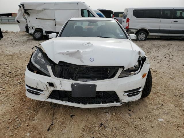 WDDGF4HB1DR273949 - 2013 MERCEDES-BENZ C 250 WHITE photo 5