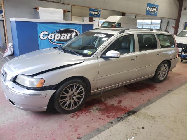 YV1SW592272649574 - 2007 VOLVO V70 2.5T SILVER photo 1