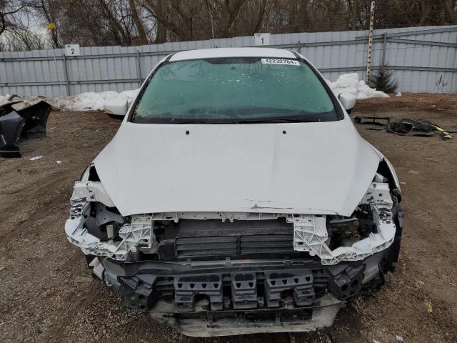 1FADP3K27GL223065 - 2016 FORD FOCUS SE WHITE photo 5