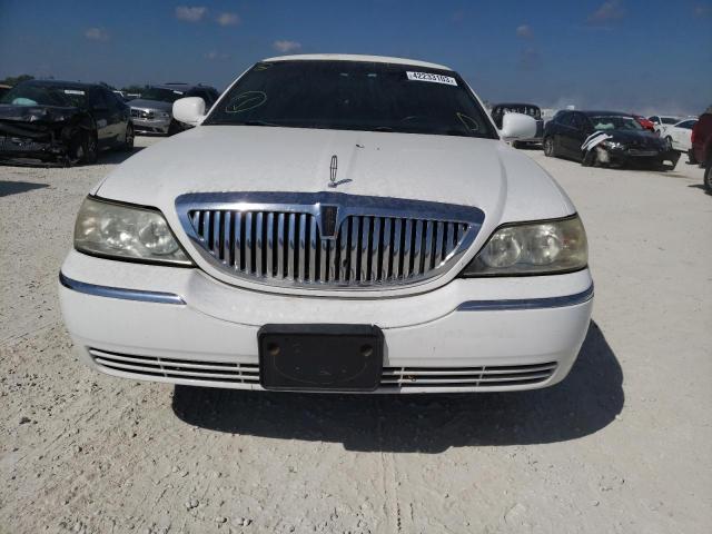 1L1FM88WX5Y633990 - 2005 LINCOLN TOWN CAR EXECUTIVE WHITE photo 5
