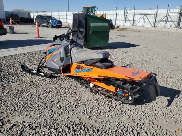 4UF1S2DD6MT100415 - 2021 ARCTIC CAT ARTIC CAT Pomarańczowy zdjęcie 3