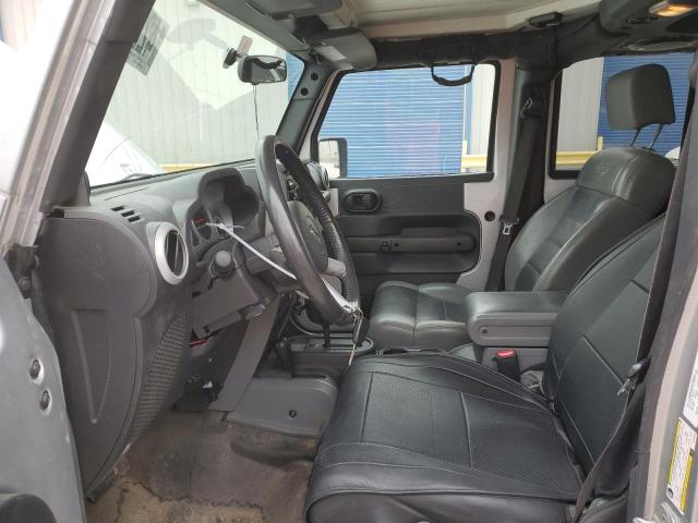 1J4BA5H19AL220540 - 2010 JEEP WRANGLER U SAHARA SILVER photo 7