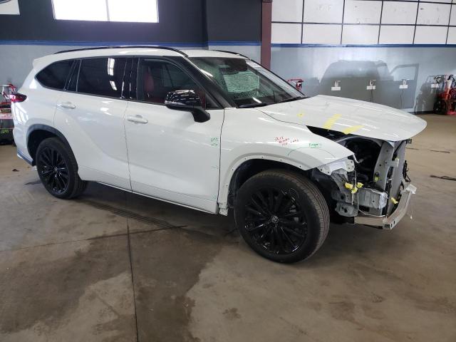 5TDKDRBHXPS021918 - 2023 TOYOTA HIGHLANDER L WHITE photo 4