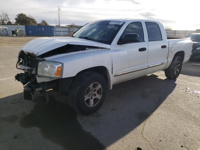 1D7HE58N05S205756 - 2005 DODGE DAKOTA QUAD LARAMIE WHITE photo 1