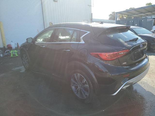 SJKCH5CRXJA053441 - 2018 INFINITI QX30 BASE BLACK photo 2