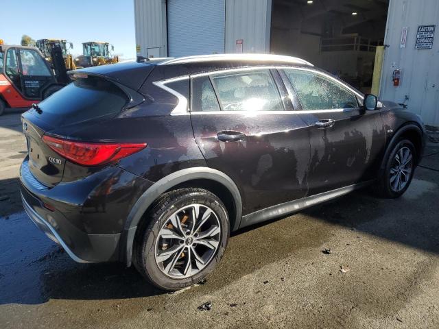 SJKCH5CRXJA053441 - 2018 INFINITI QX30 BASE BLACK photo 3