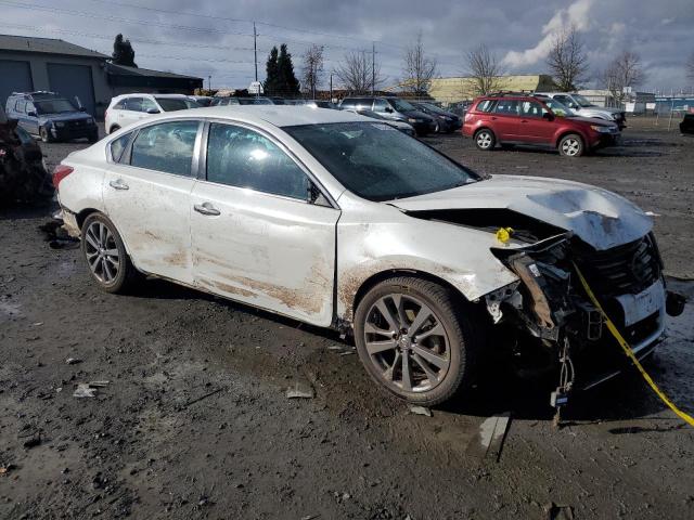 1N4AL3AP8JC287005 - 2018 NISSAN ALTIMA 2.5 WHITE photo 4